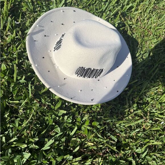 Wool Emboridered and Beaded Hat - BRAND NEW - FIts Most